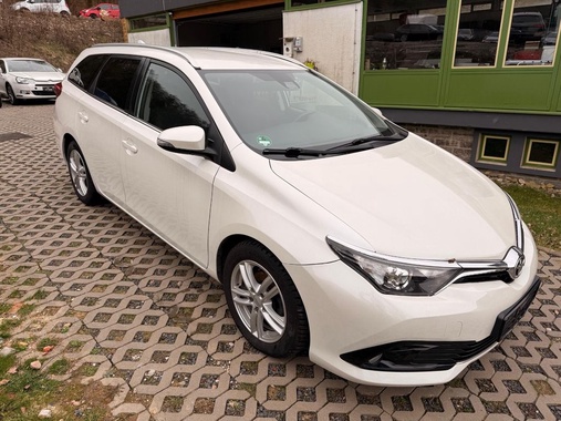 Toyota Auris 2016