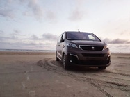 Peugeot Traveller 2021