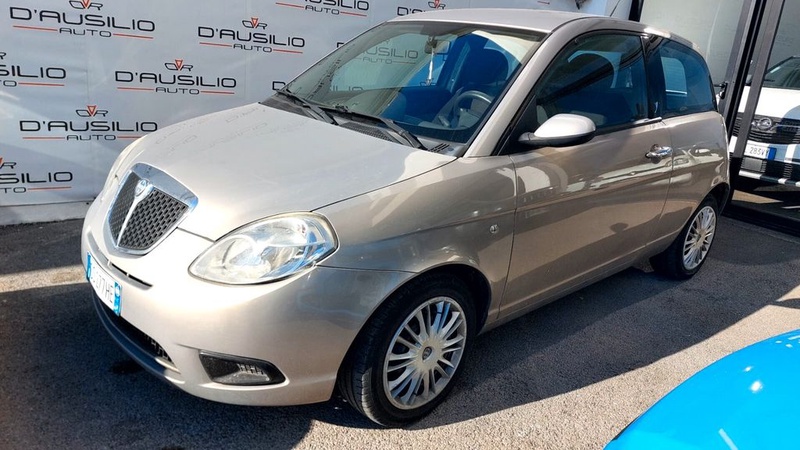 Lancia Ypsilon