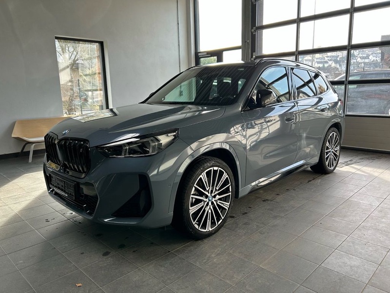 BMW iX1