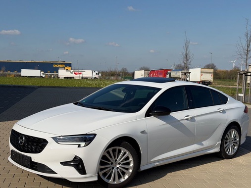 Opel Insignia 2022