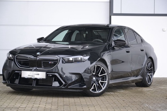 BMW M5 2025