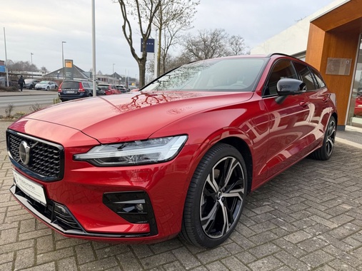 Volvo V60 2025