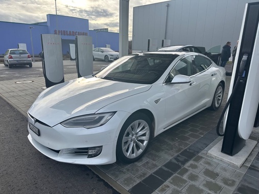 Tesla Model S 2016