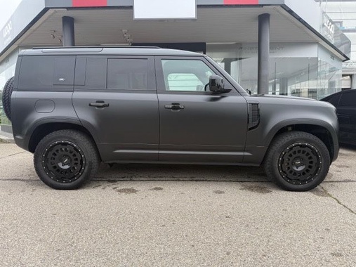 Land Rover Defender 2021