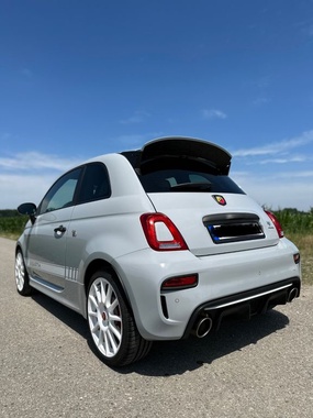 Abarth 695 2022
