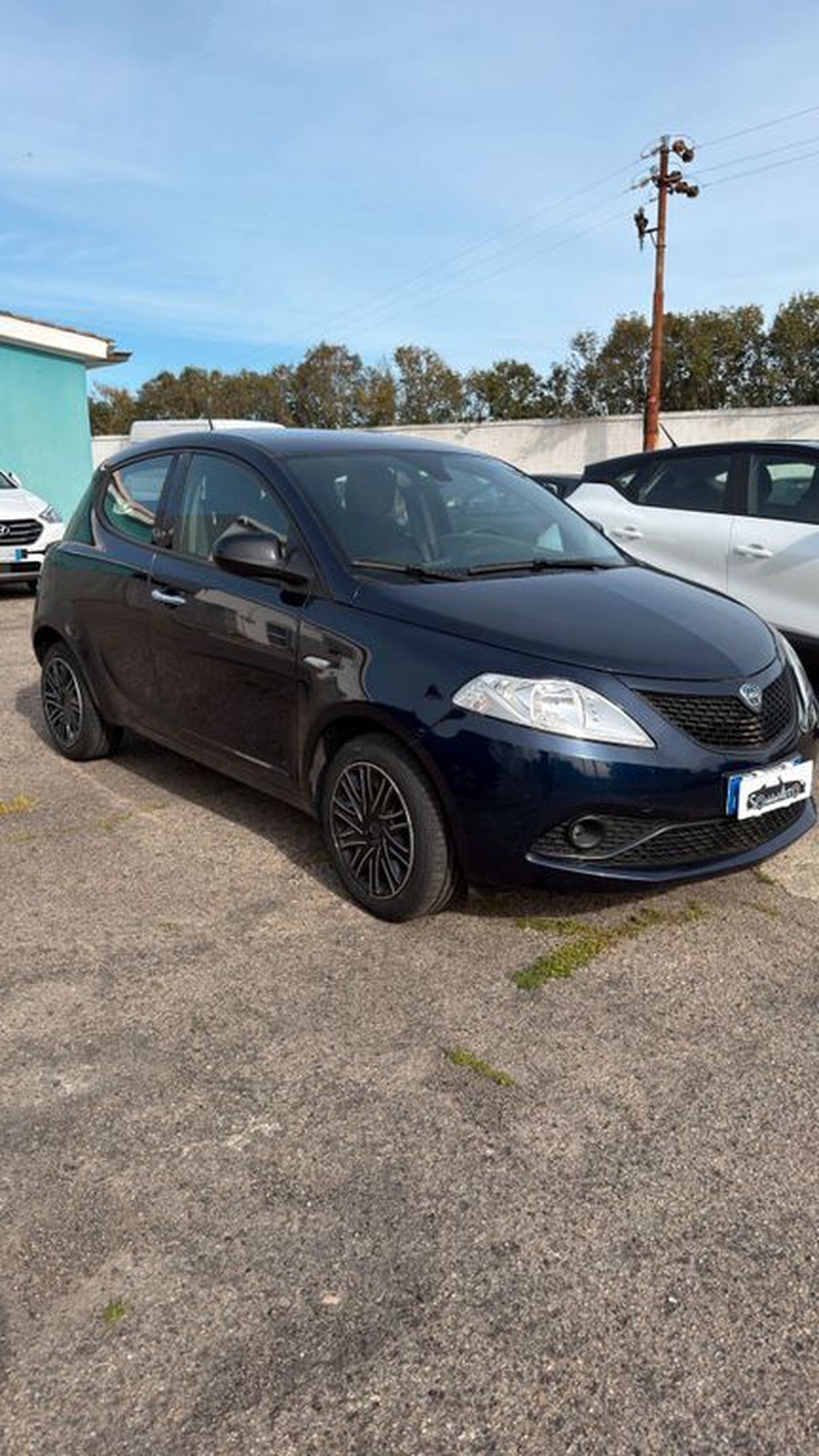Lancia Ypsilon