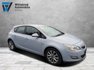 Opel Astra 2012