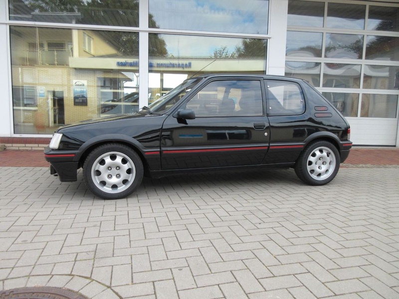 Peugeot 205