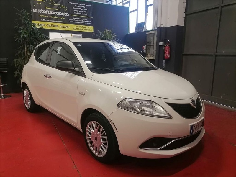 Lancia Ypsilon
