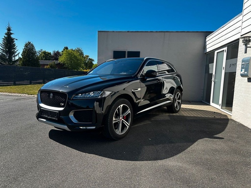 Jaguar F-Pace