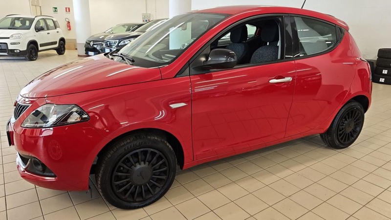 Lancia Ypsilon