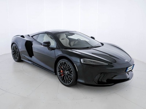 McLaren GT 2025