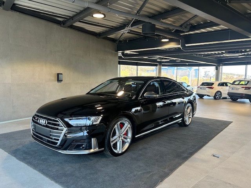Audi S8