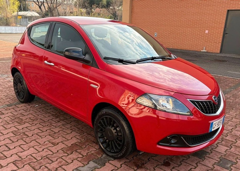 Lancia Ypsilon