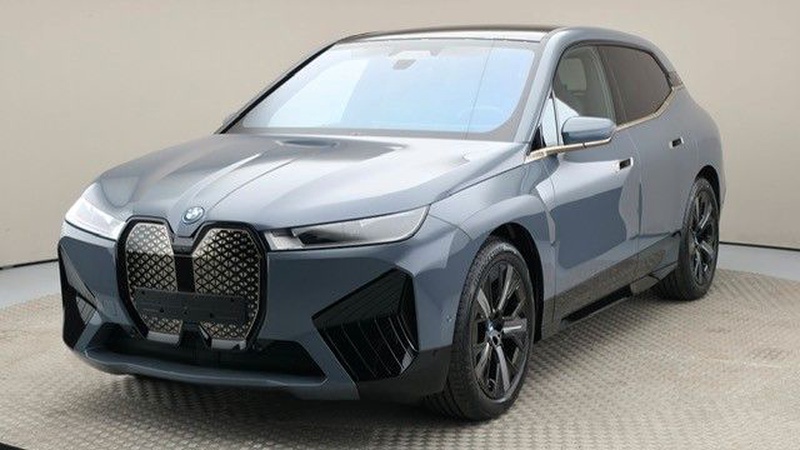 BMW iX
