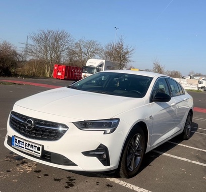 Opel Insignia 2021