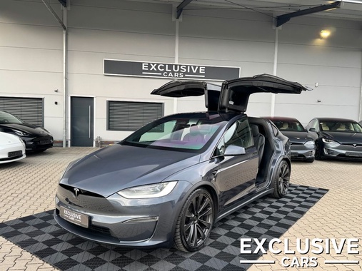 Tesla Model X 2022