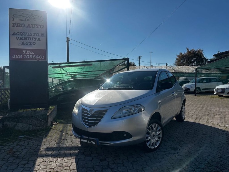 Lancia Ypsilon