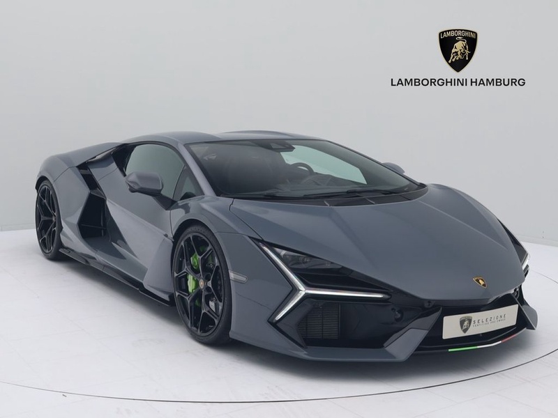 Lamborghini Revuelto