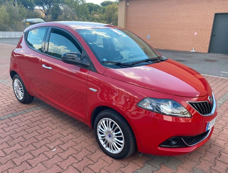 Lancia Ypsilon