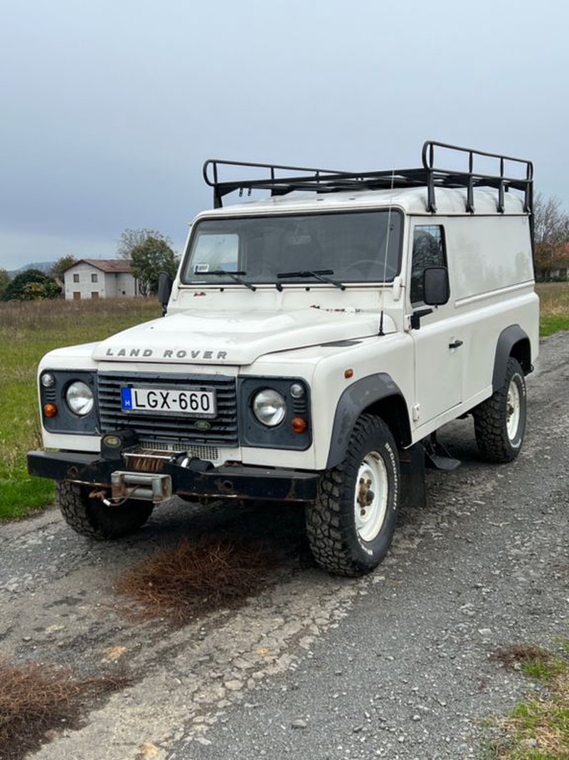 Land Rover Defender
