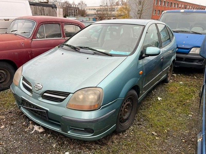 Nissan Almera Tino