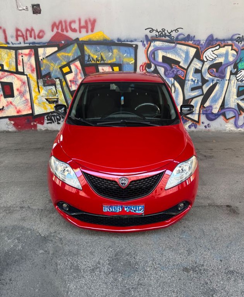 Lancia Ypsilon