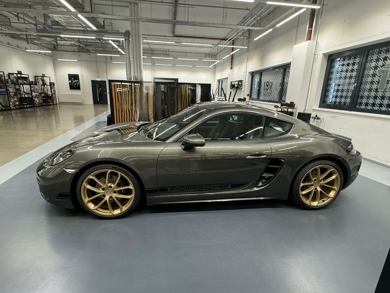 Porsche Cayman