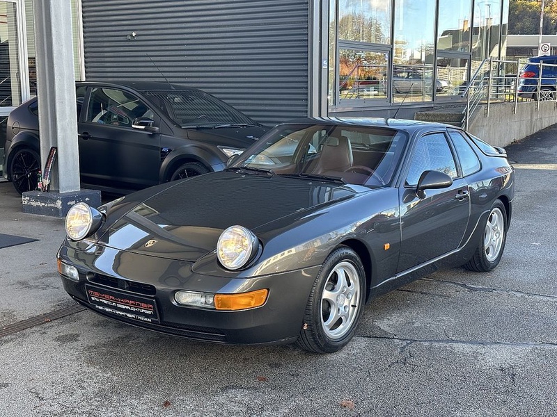 Porsche 968