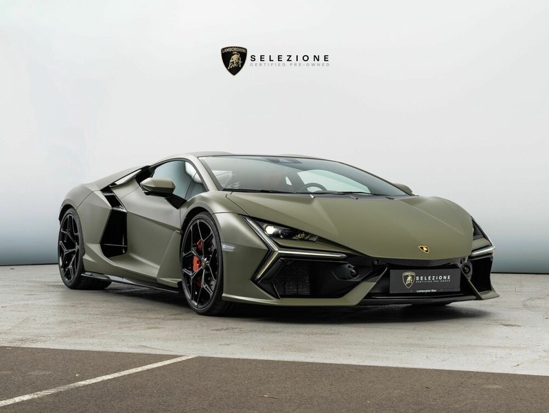 Lamborghini Revuelto