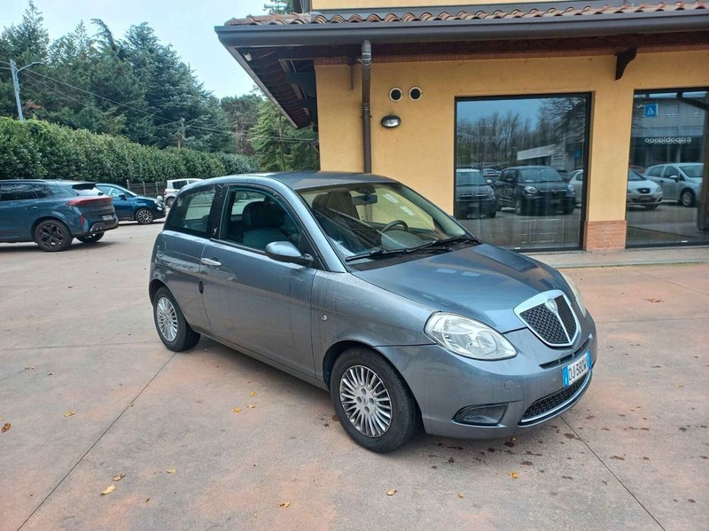 Lancia Ypsilon