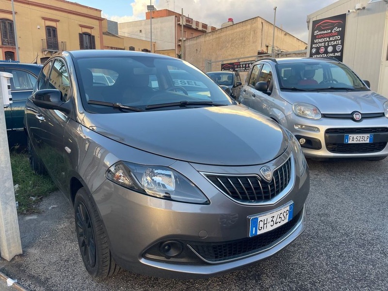 Lancia Ypsilon