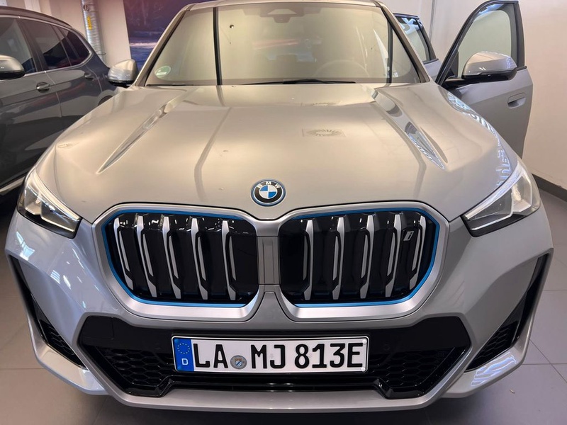 BMW iX1