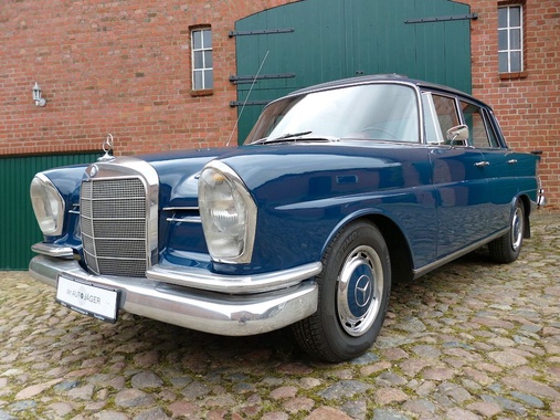 Mercedes-Benz 230 1966
