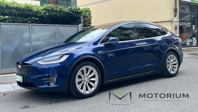 Tesla Model X 2020