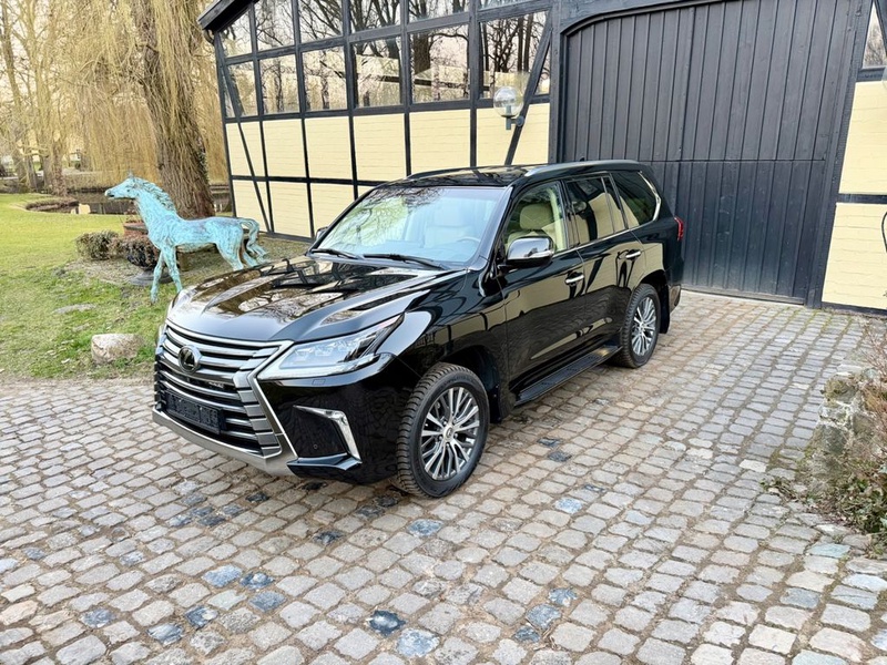 Lexus LX
