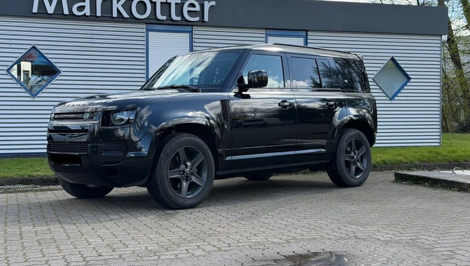 Land Rover Defender 2024