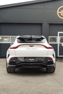 Aston Martin DBX 2023