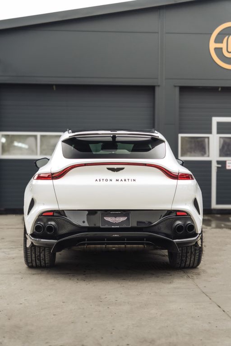 Aston Martin DBX