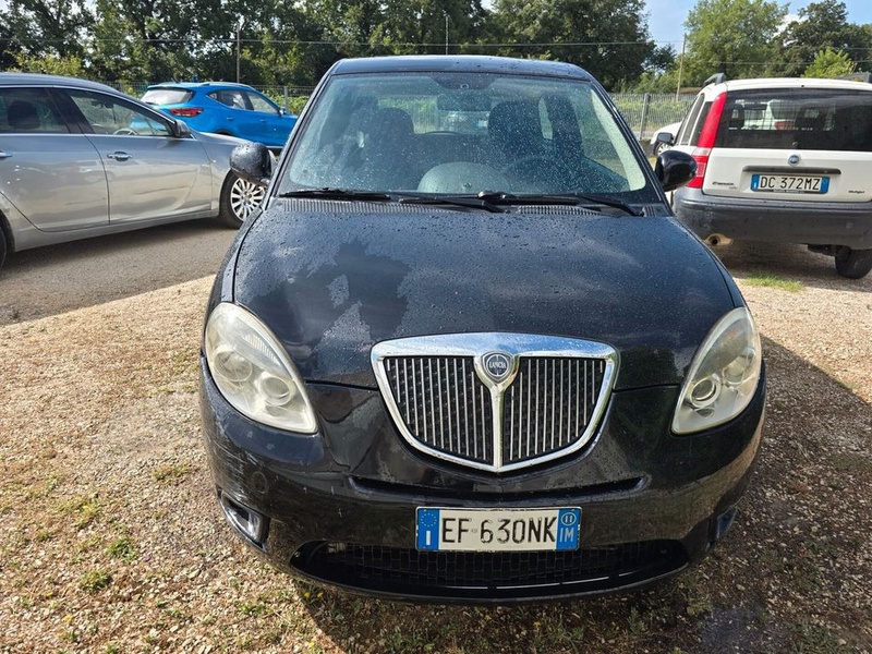 Lancia Ypsilon