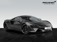 McLaren Artura 2024