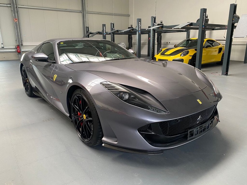 Ferrari 812