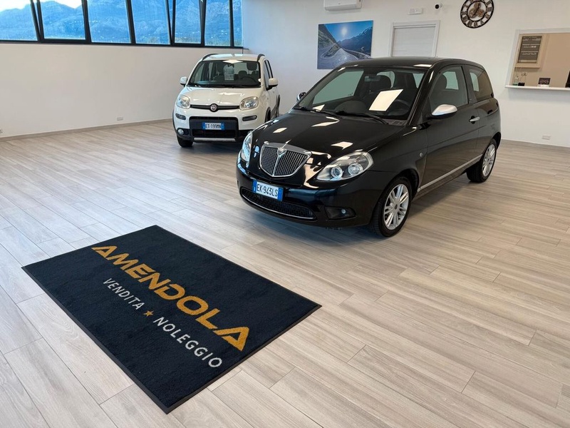Lancia Ypsilon