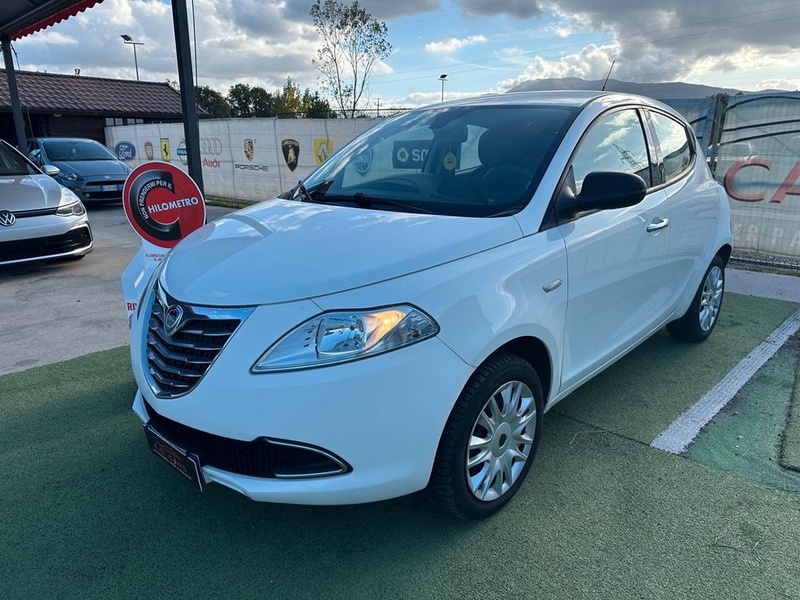 Lancia Ypsilon