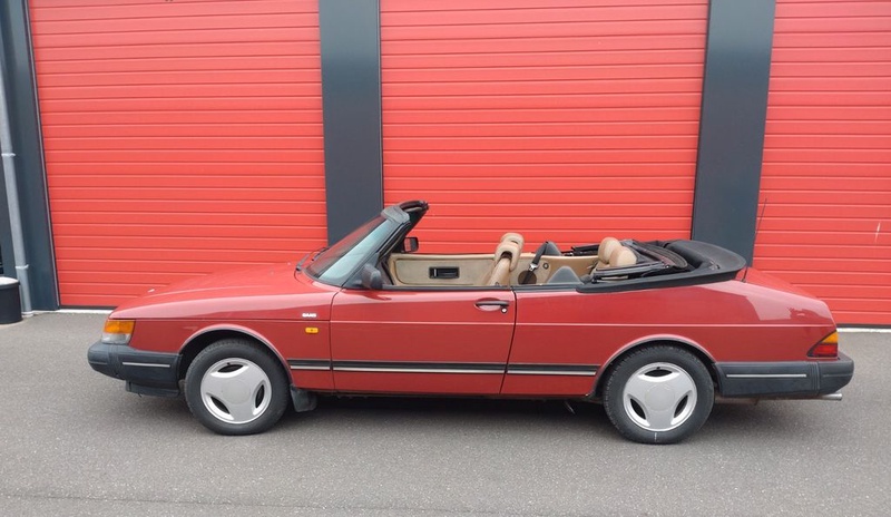 Saab 900