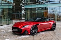 Aston Martin DBS 2022