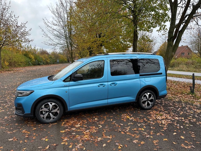 Ford Grand Tourneo