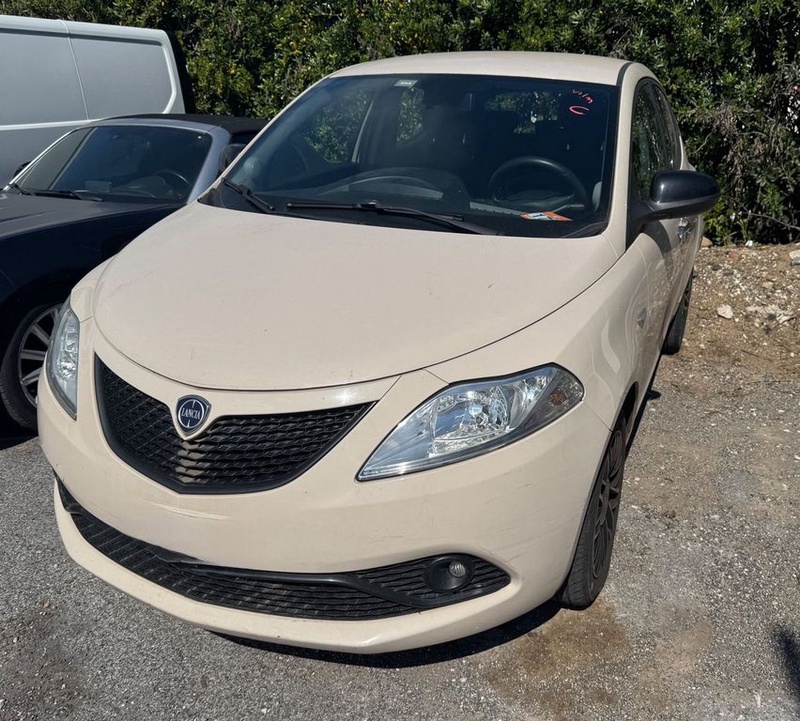 Lancia Ypsilon