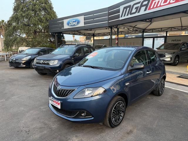 Lancia Ypsilon
